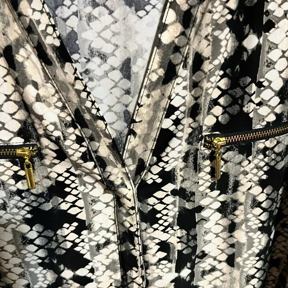 Top - Picture 3 of 6